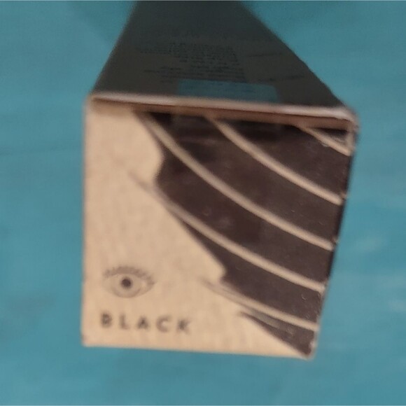 New Honest Beauty Extreme Length Mascara & Lash Primer - Picture 2 of 13